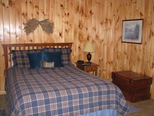 Arbor Den Log Cabin