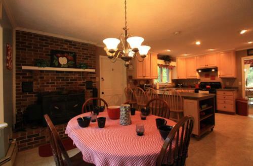 Hickory Manor