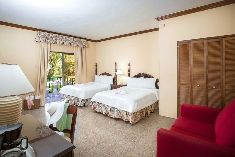 Hotel Rooms On The Beach Negril