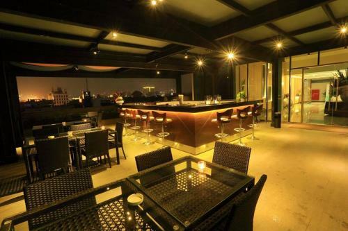 Pasar Baru Square Hotel Bandung, Dhm Associates.