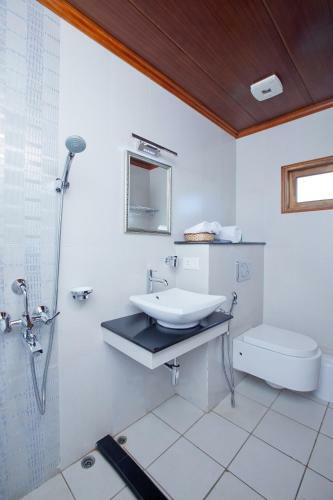 Abad Premium House Boat