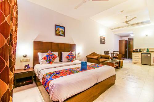 Hotel Oyo Premium Golf Course II