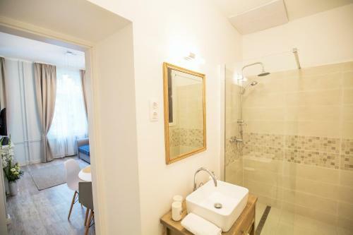 Hostal Eden Center Home
