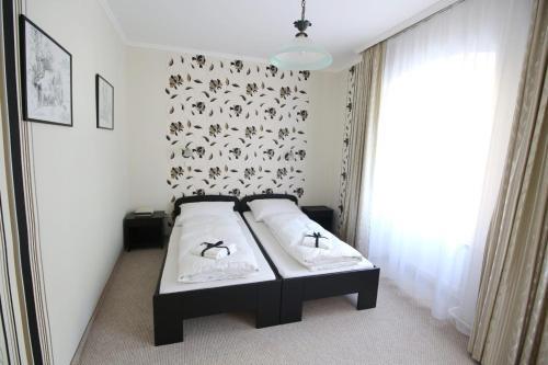 Bed & Breakfast Play Pub �tterem �s Panzi�