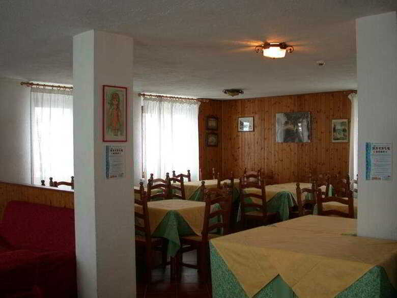 Hotel Piccolo Chalet (.)