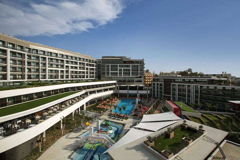 The Sense Deluxe Hotel