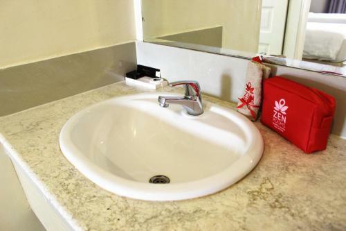 Hotel Zen Rooms G Bawakaraeng 121
