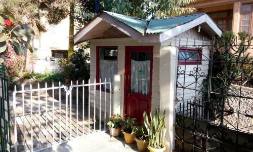 Deki Lodge