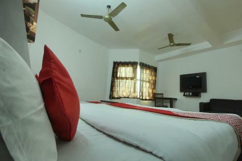 Lake View Hotel