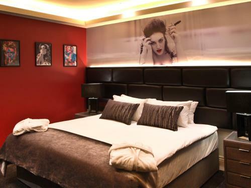 Spanish Arch Hotel