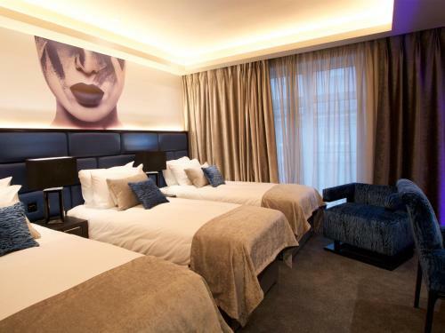 Spanish Arch Hotel