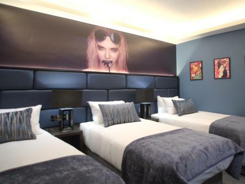 Spanish Arch Hotel