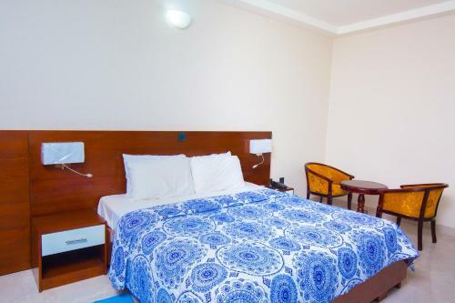 Monarch Hotel