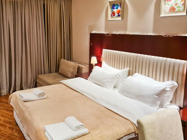 Luxury Dreamland Oasis Apartments