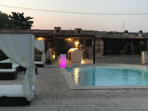 Mythos Holidays & Events