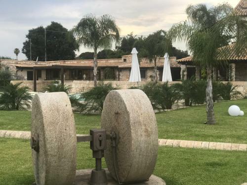 Mythos Holidays & Events