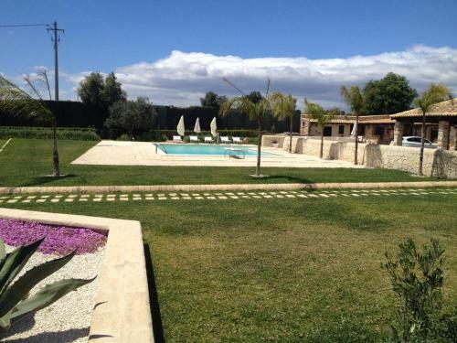 Mythos Holidays & Events
