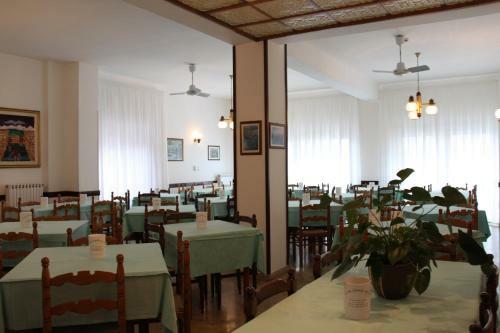 Hotel 2 Mari