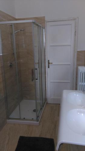 Hostal A Due Passi Dal Treno Affittacamere