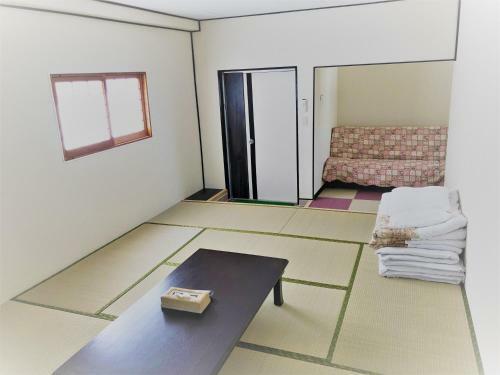 Hostal Pension Crystal Inn Onna