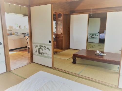 Hostal Pension Crystal Inn Onna