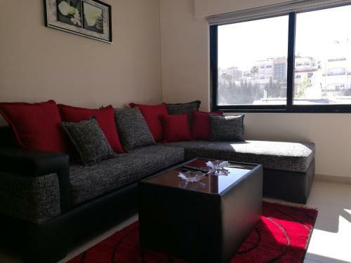 Cozy Dair Ghbar Apartment