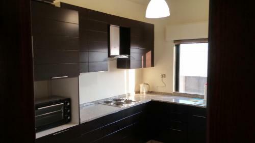 Cozy Dair Ghbar Apartment