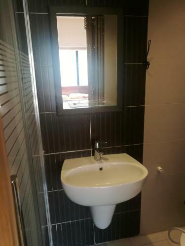 Cozy Dair Ghbar Apartment