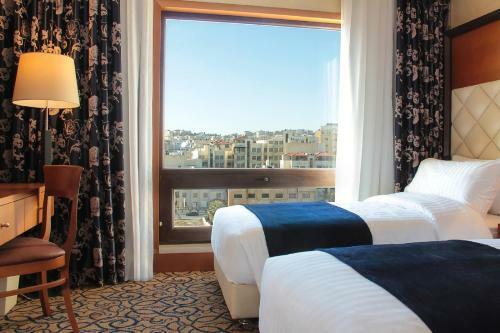 Thousand Nights Hotel