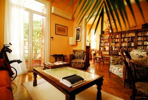 Apartment With Roof Garden