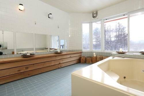 Big Bear Cortina Lodge