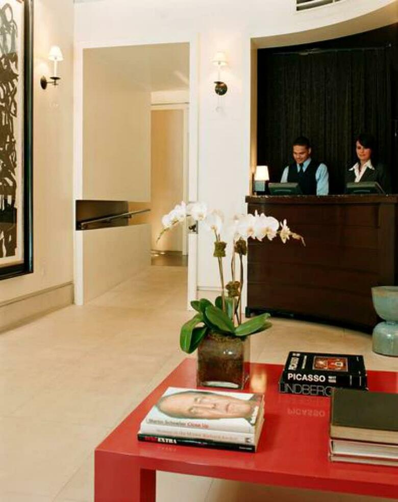 City Club Hotel