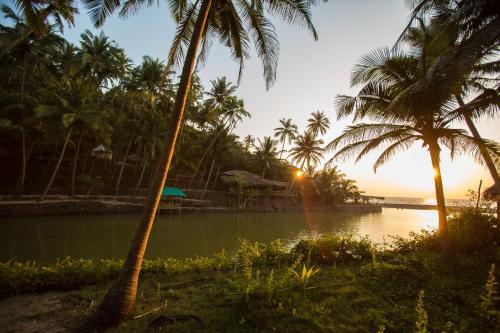 Hotel Krishna Paradise Beach Resort
