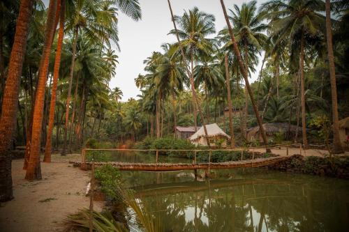 Hotel Krishna Paradise Beach Resort