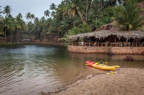 Hotel Krishna Paradise Beach Resort