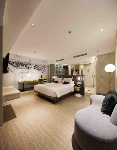 Yello Hotel Harmoni