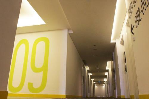 Yello Hotel Harmoni