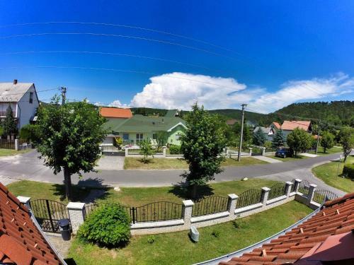Hostal Balaton White House