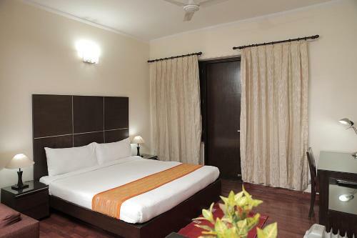 Hostal Ahuja Residency -jcm 55, Dlf Phase -2