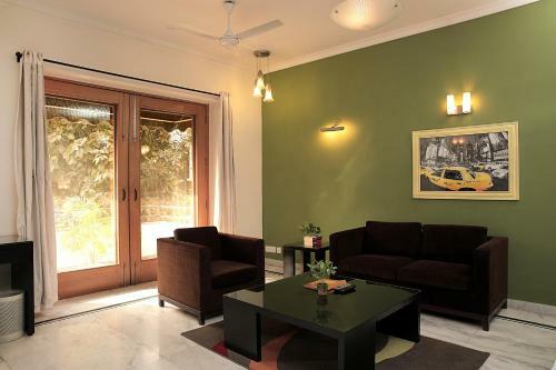 Hostal Ahuja Residency -jcm 55, Dlf Phase -2