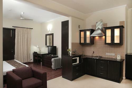 Hostal Ahuja Residency -jcm 55, Dlf Phase -2