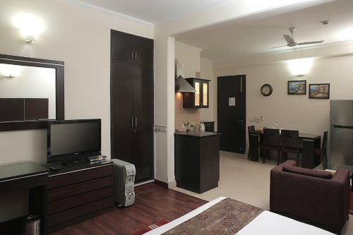 Hostal Ahuja Residency -jcm 55, Dlf Phase -2
