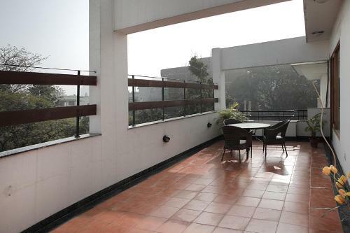 Hostal Ahuja Residency -jcm 55, Dlf Phase -2