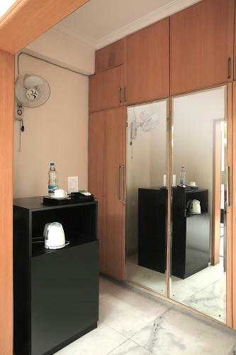 Hostal Ahuja Residency -jcm 55, Dlf Phase -2