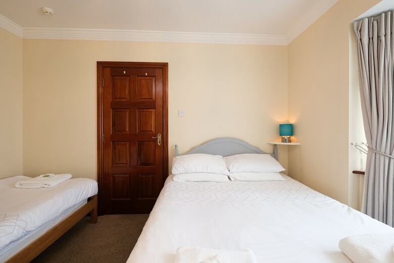 Four Seasons B&B