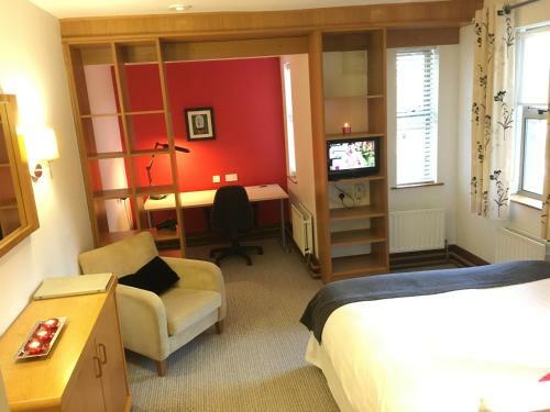 Hostal Brennan Court Guest Accommodation