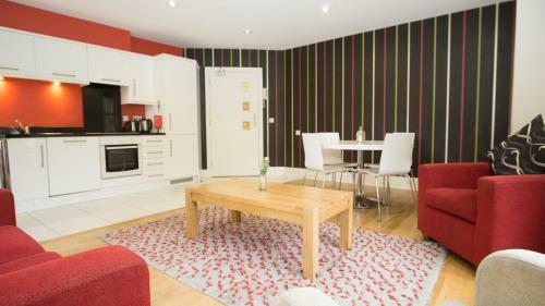 Hostal Brennan Court Guest Accommodation