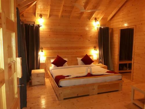 Hotel Bamboo Creek Resort