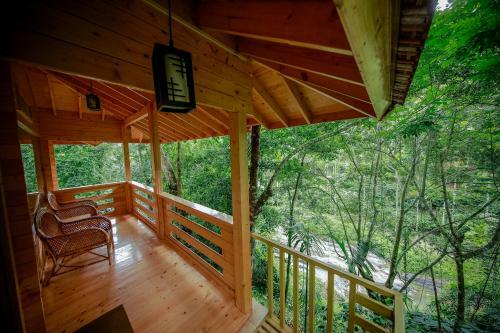 Hotel Bamboo Creek Resort