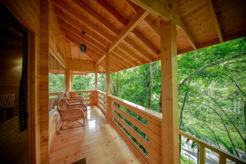 Hotel Bamboo Creek Resort